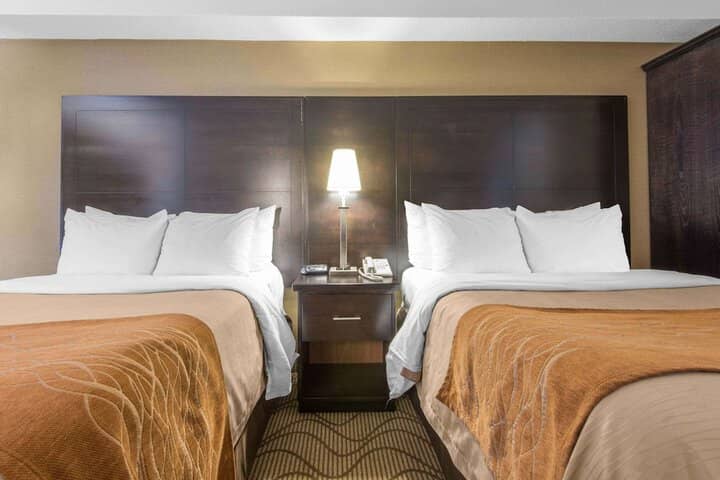 Room 6 of 25