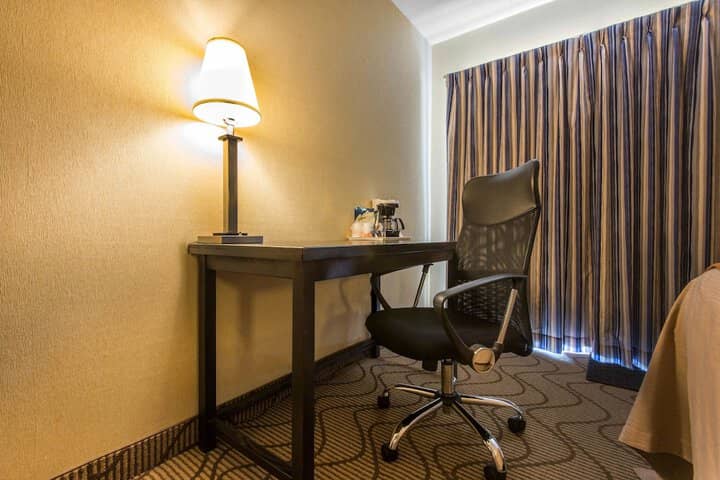 Room 12 of 25