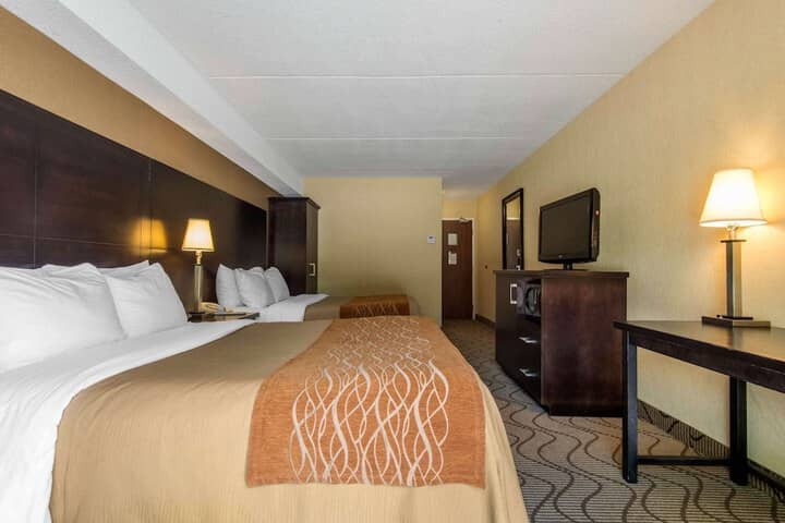 Room 8 of 25