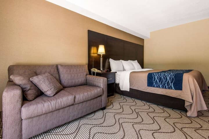 Room 10 of 25